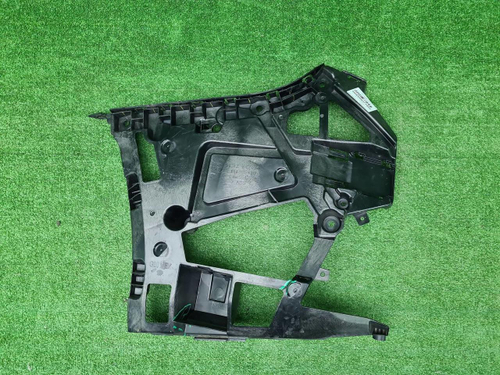 Кронштейн бампера левый BMW 3er G20 (2018-2022)