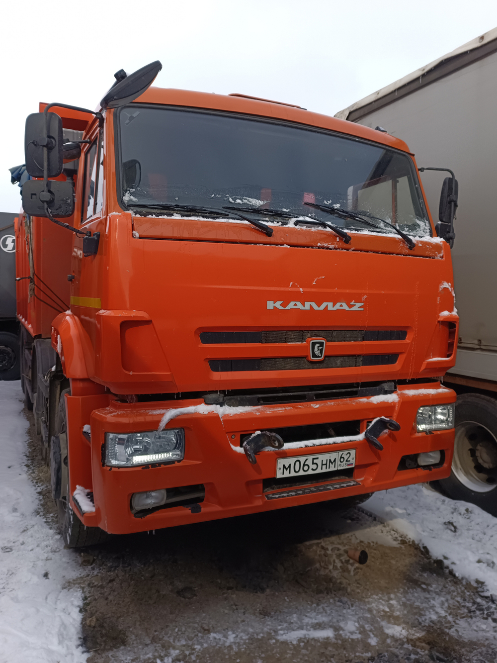 КамАЗ 65201 8x4 Самосвал 65201-6012-49 (Дизельный, 8,9 л, 390 л.с., МТ)