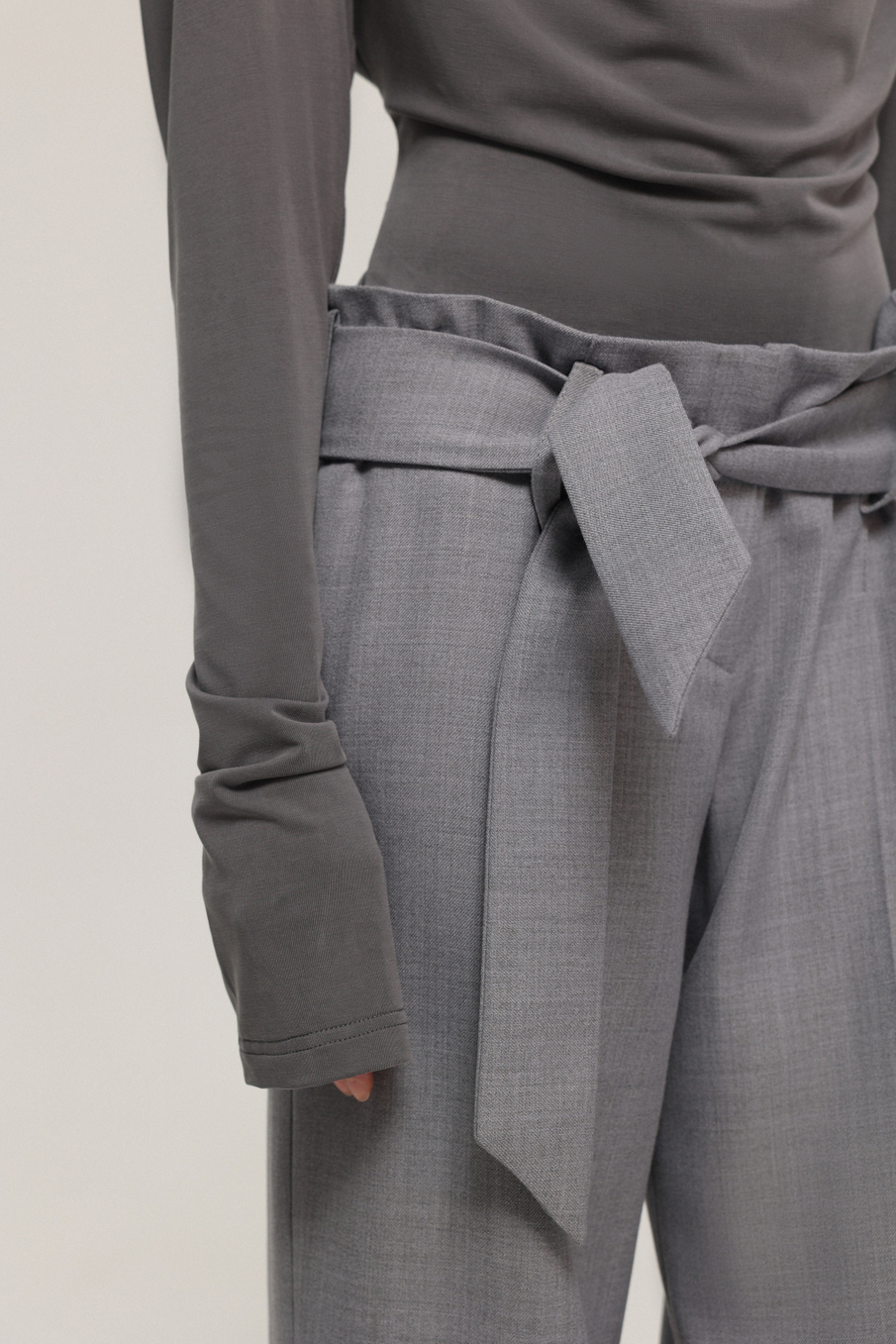 Брюки с посадкой на бёдрах