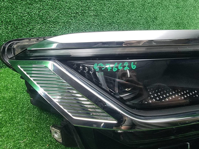 Фара правая VW Touareg 3 (2018-2023) LED