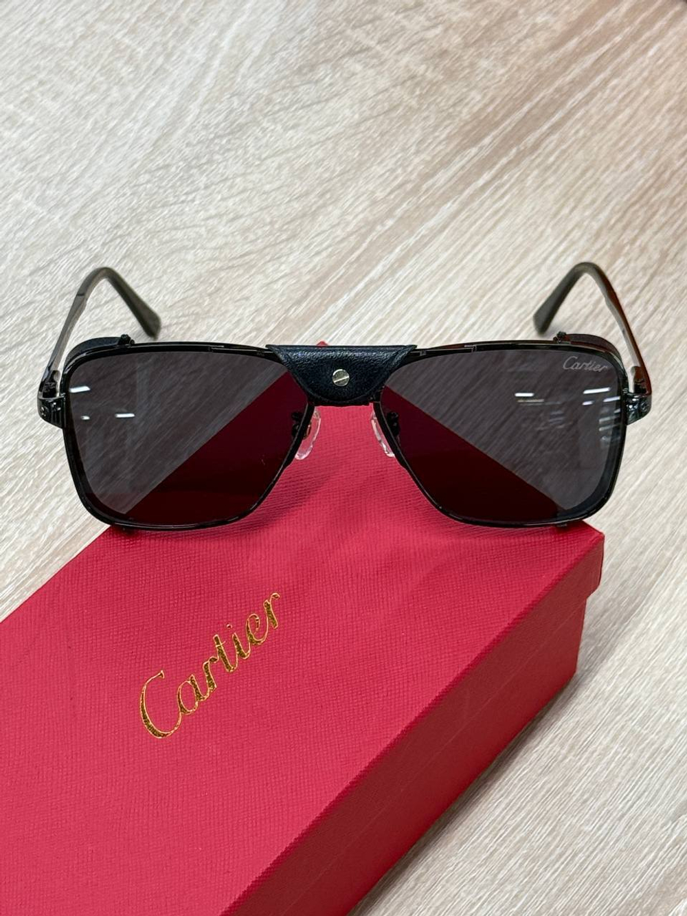 Солнцезащитные очки Cartier