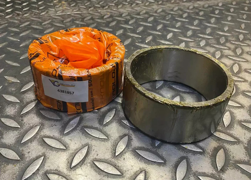 Втулка 4381857