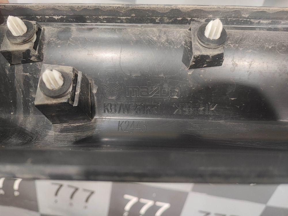 Накладка двери передней левой Mazda CX-5 2 (KF) 17-нв Б/У Оригинал KB7W51RB1