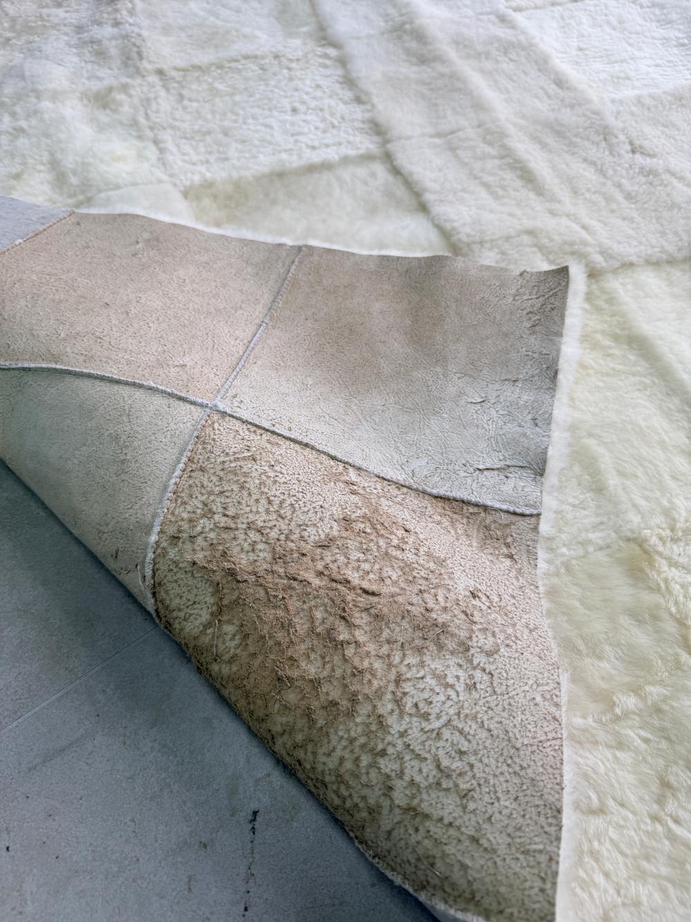 Ковер прямоугольный натуральный мех овчина, 200 х 180 см.