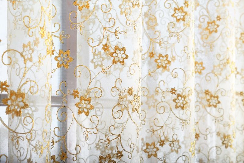 Тюль с вышивкой