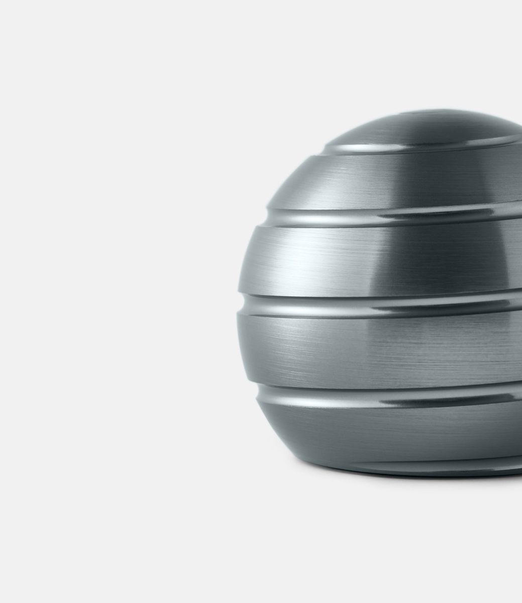Mezmoglobe Original Mezmoglobe Dark Titanium — кинетическая скульптура
