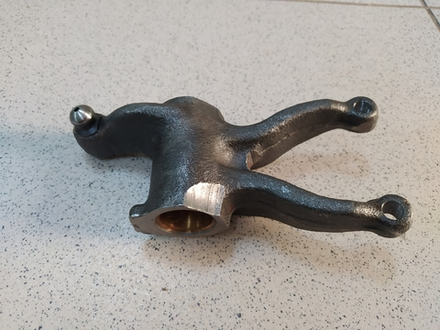 Коромысло впускных клапанов в сборе 840.1007140-01