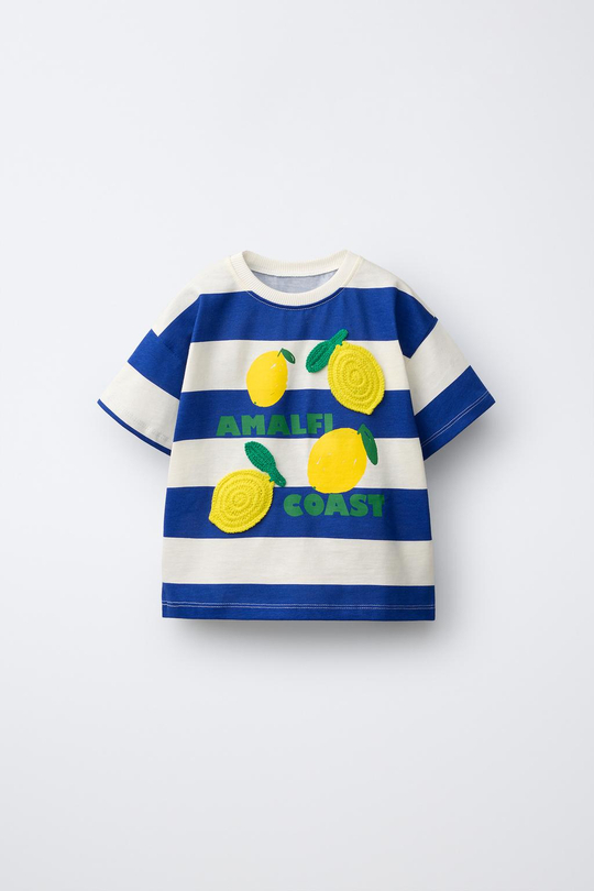 ZARA ФУТБОЛКА В ПОЛОСКУ С ФРУКТОВЫМИ НАШИВКАМИ, ЯРКО-СИНИЙ