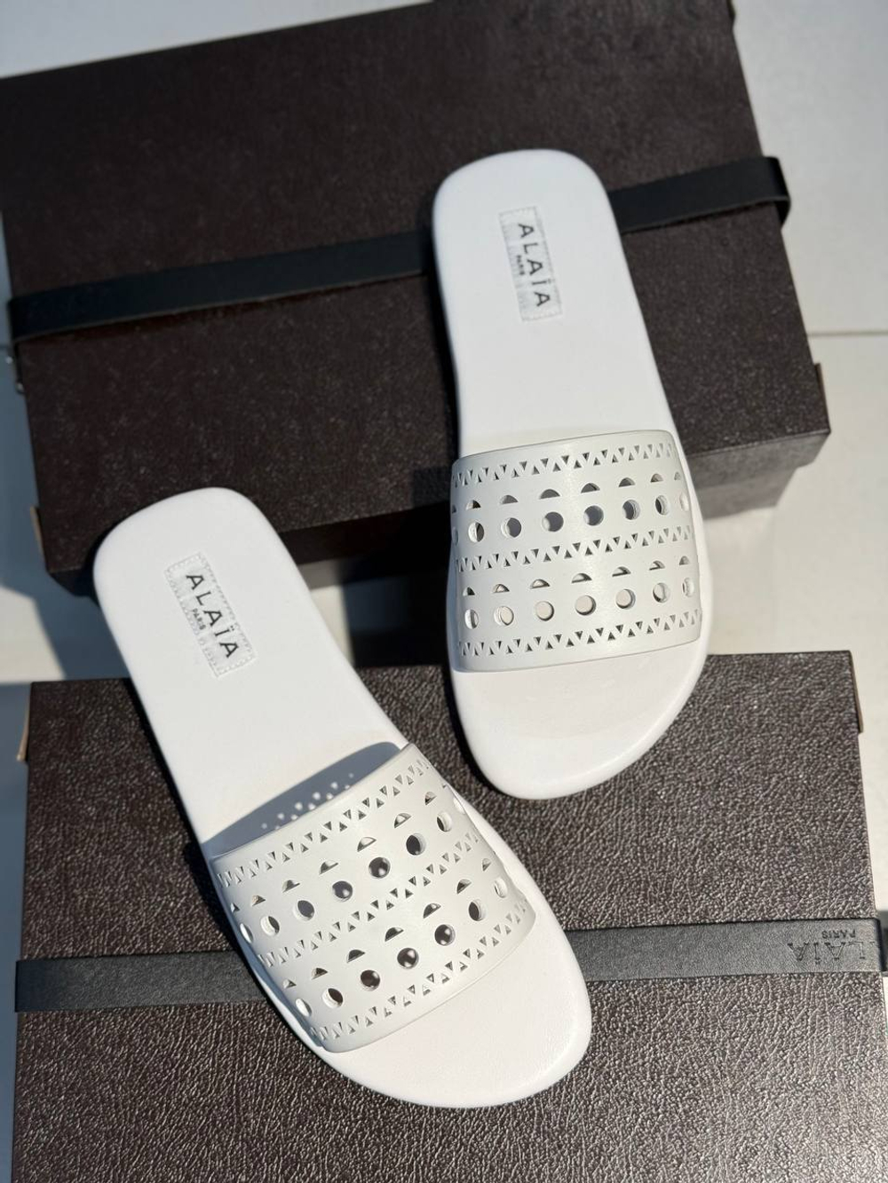 Шлепанцы Alaia