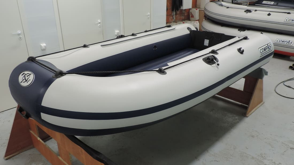 Лодка ПВХ COMPAS 325E