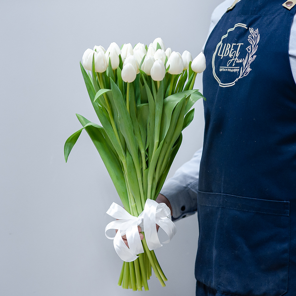 Тюльпаны белые под ленту