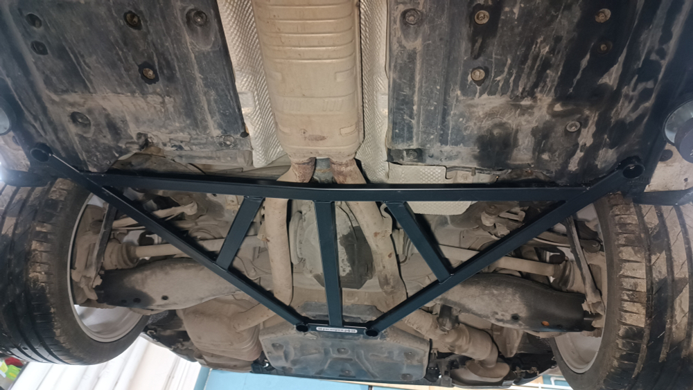 Распорка задняя нижняя Mercedes-Benz SLK 3 (R172) (ПОД ЗАКАЗ)