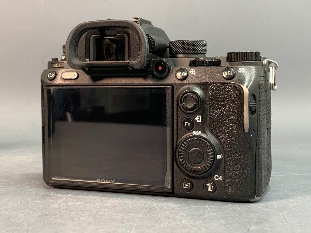Sony Alpha ILCE-9 Body 28000 кадров. Потертости