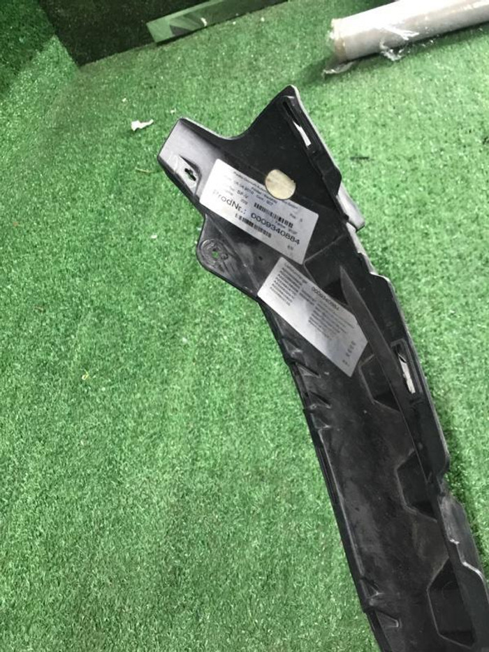 Кронштейн переднего бампера Mercedes S W222 (2017-2020) AMG