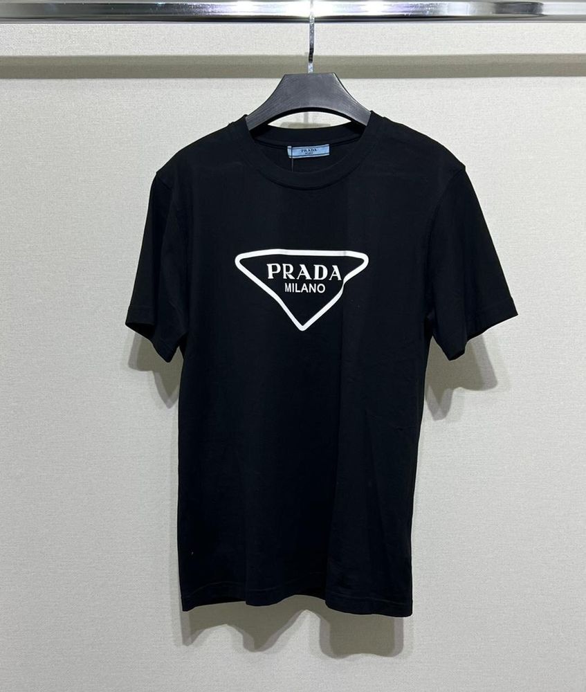 Футболка Prada