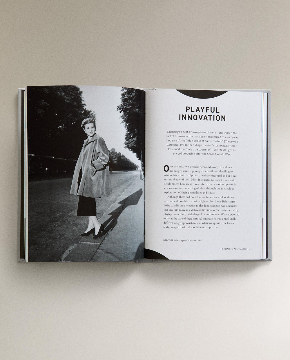 The Little Book of Balenciaga. Иллюстрированная книга о модном доме Balenciaga (на английском языке)