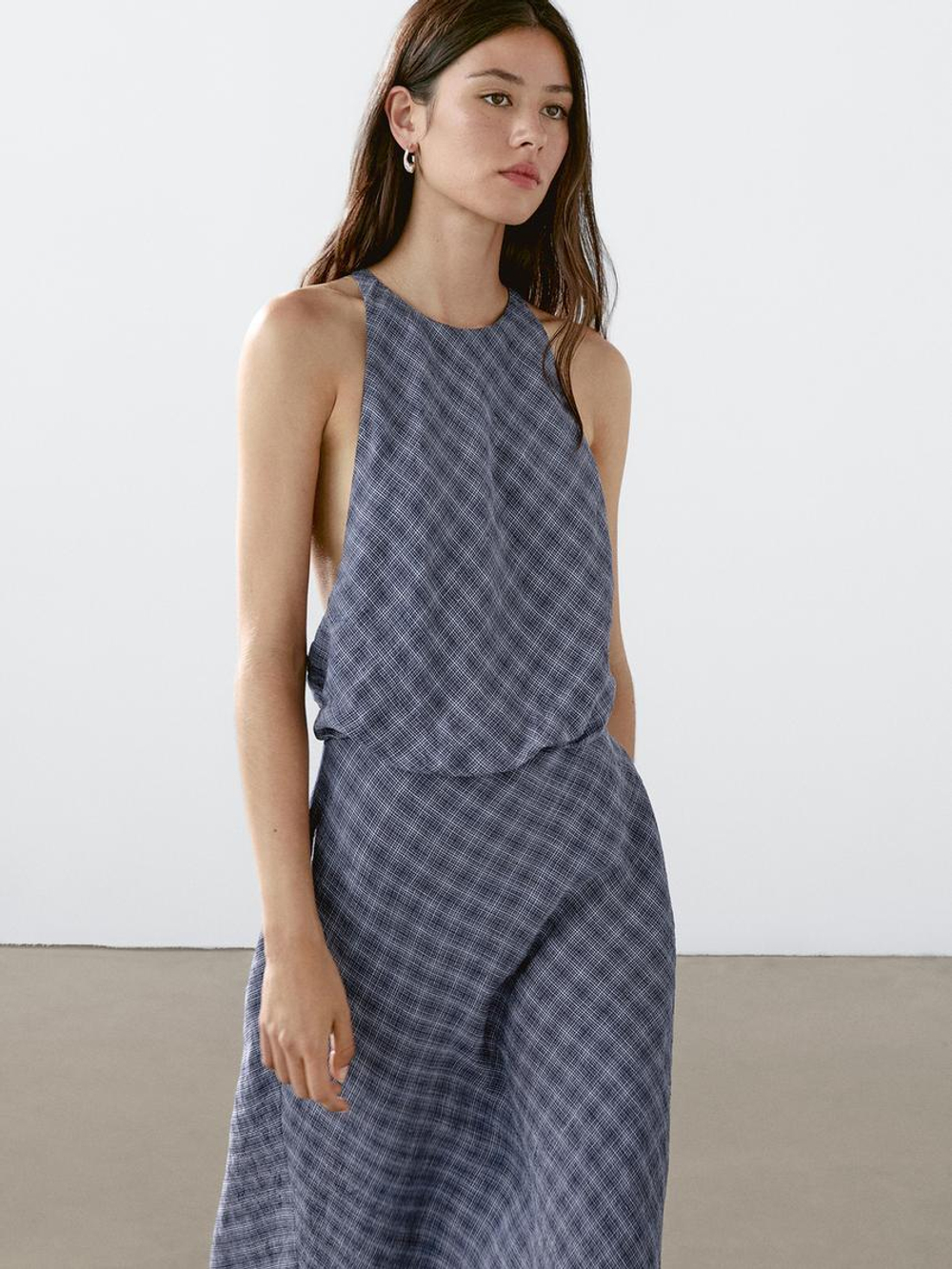 Massimo Dutti Длинное платье в клетку с декоративной отделкой сзади, чернильно-синий