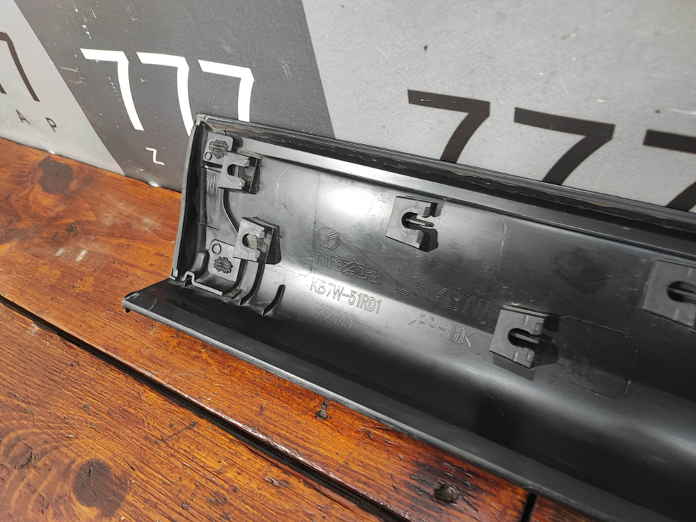 Накладка двери задней левой Mazda CX-5 2 (KF) 17-нв Б/У Оригинал KB7W51RD1