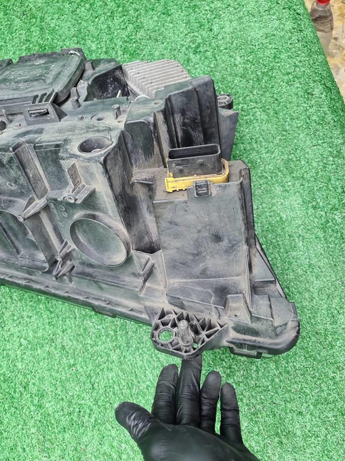 Фара правая Volvo FH 4 (2013-н.в.) галоген