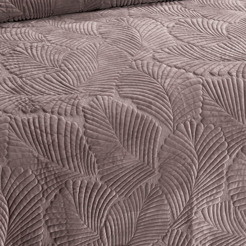 Покрывало 240х260 и 2 наволочки 50х70 Sofi De MarkO Ноэль мокко