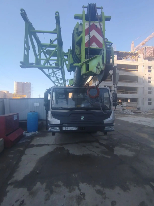 Zoomlion ZTC* 6x4 Автокран ZTC300V 	(Дизельный, 7,8 л, 313 л.с., МТ)