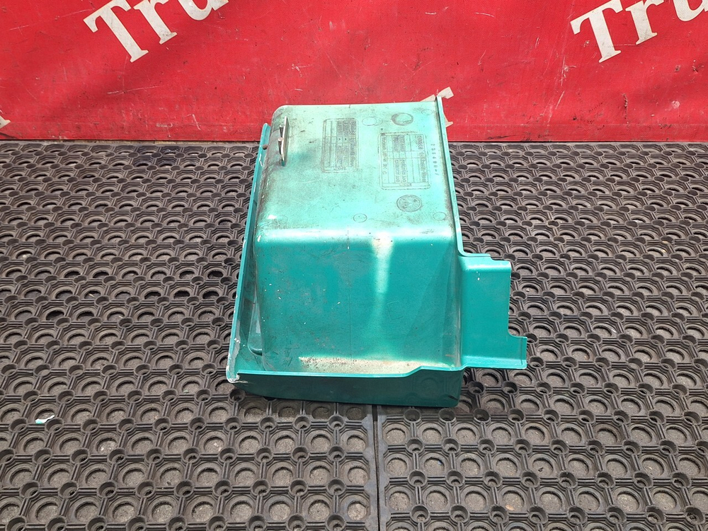 Корпус подножки левый