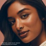 Хайлайтер для лица Rare Beauty Positive Light Silky Touch Highlighter - Flaunt