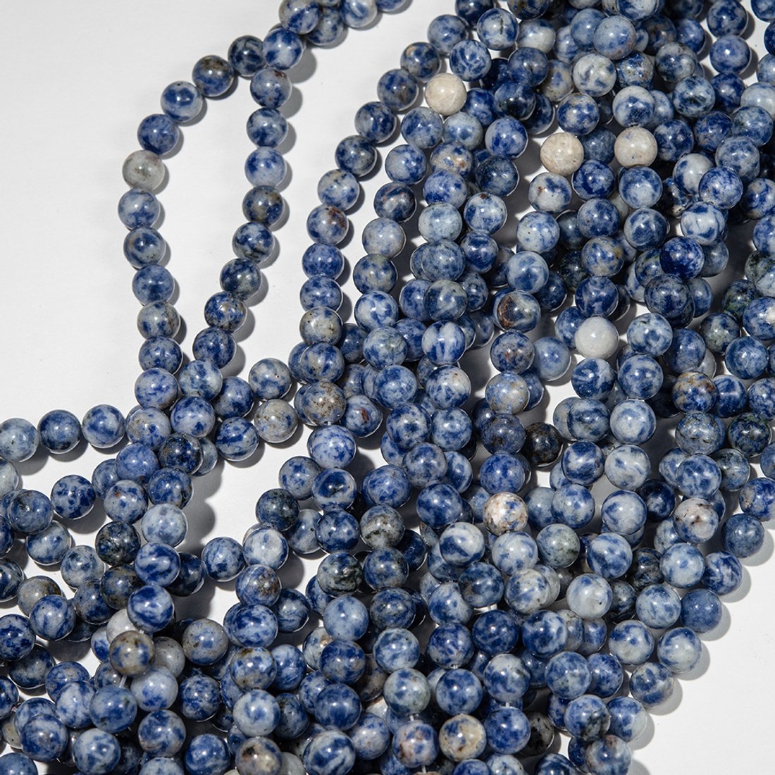Содалит натуральный, 8,7мм, шар