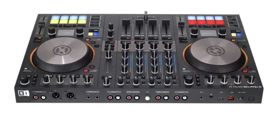 Native Instruments Traktor Kontrol S4 MK3