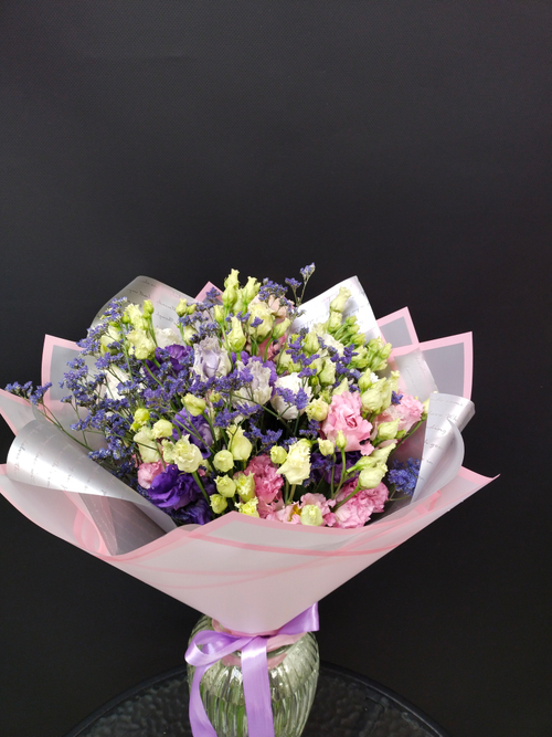 Букет микс эустомы с лимониумом