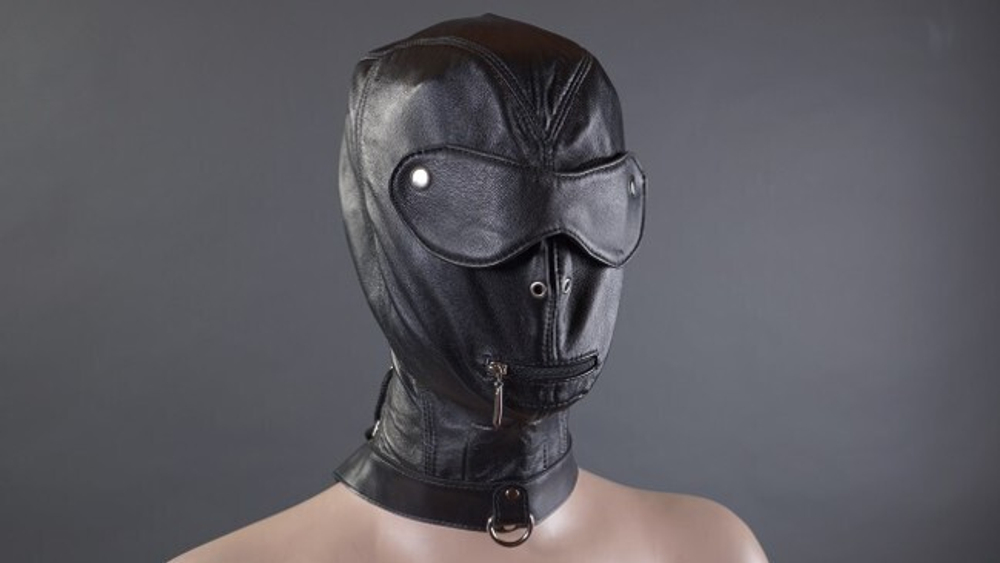 Шлем с ошейником и шорами (Цвет: черный)