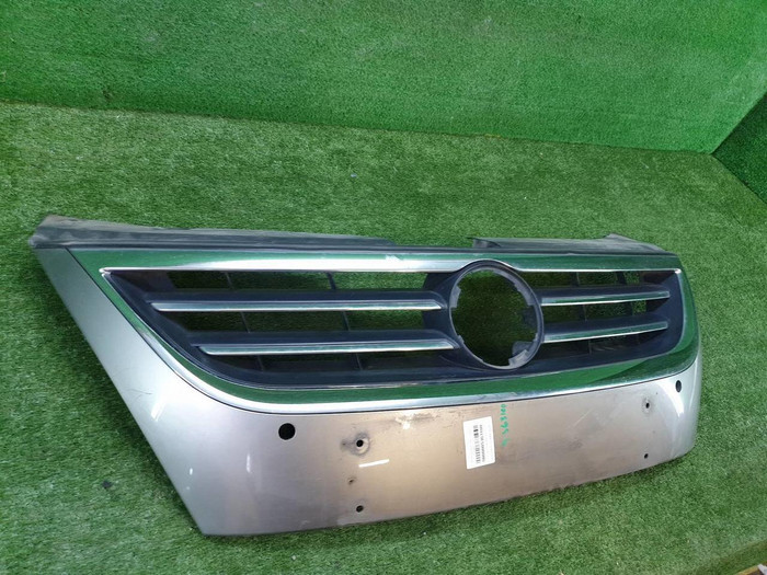 Решетка радиатора VW Passat CC (2008-2012)