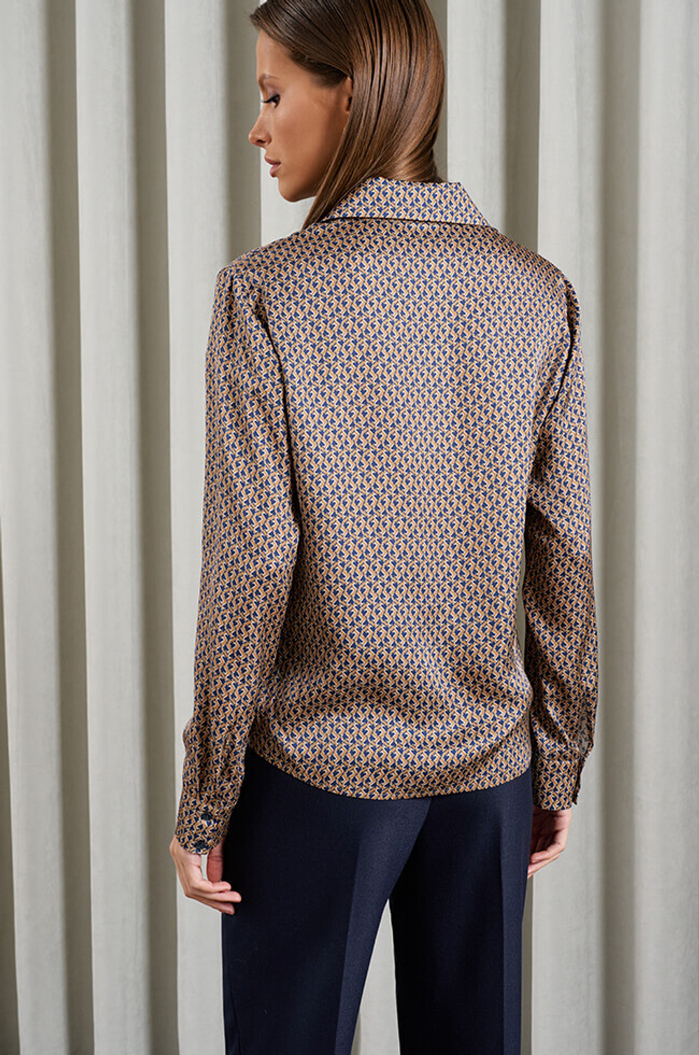 22881 Блузка женская (бежево-синий принт)