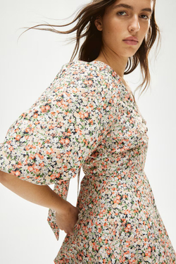 H&M Пышное платье на шнуровке сзади, светло-розовый