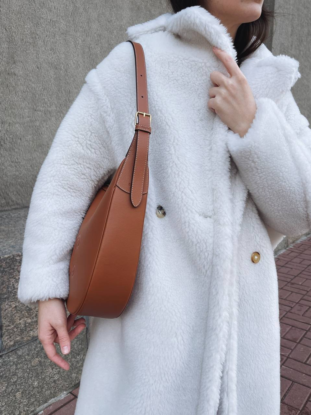 Celine Medium Heloïse Bag Cuir Triomphe
