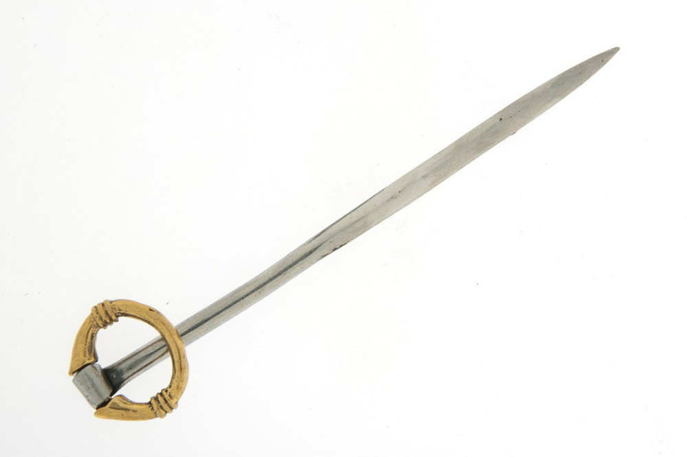 Фибула. Готланд, Бирка 10-11 в. (игла)