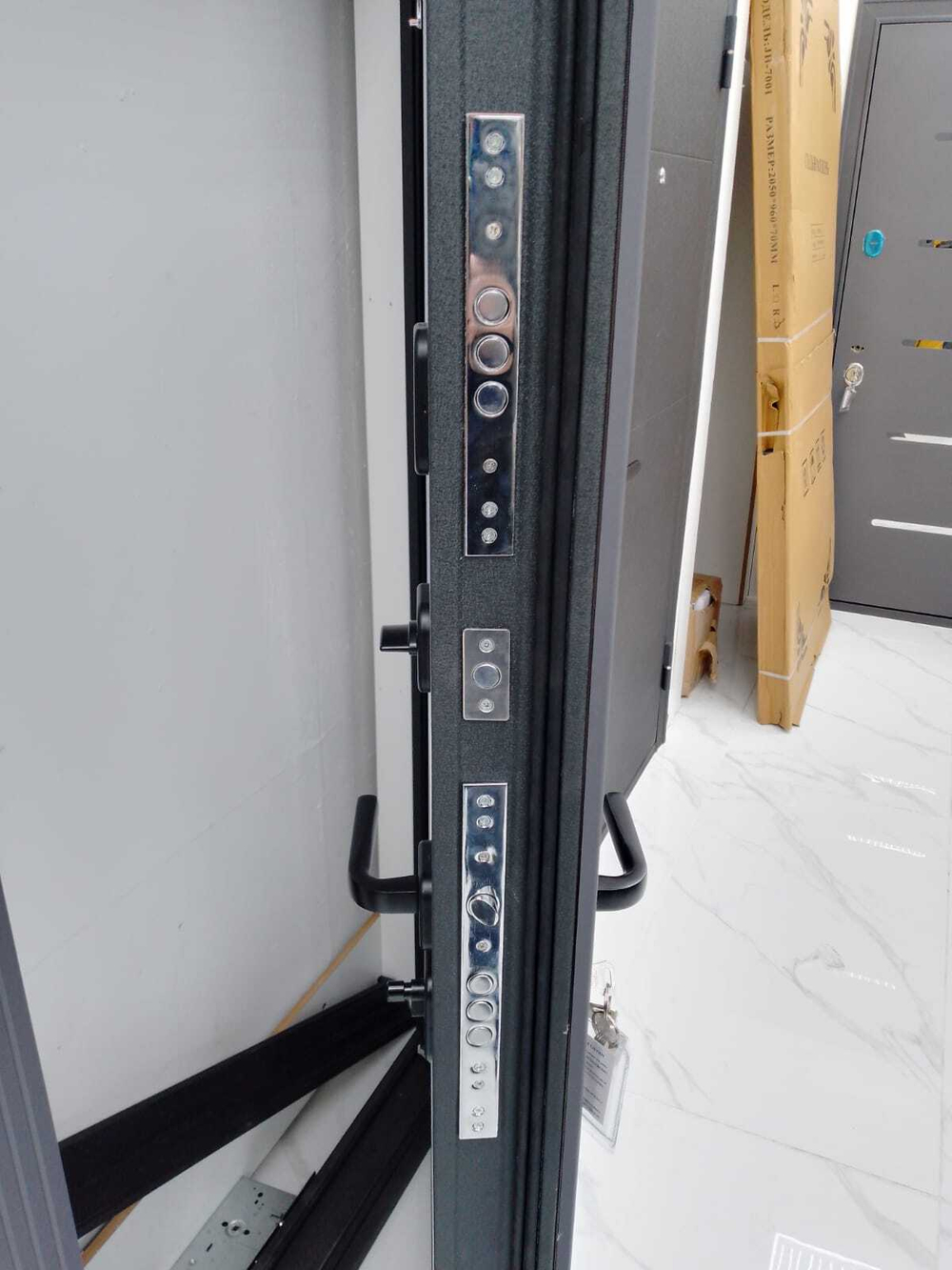 Дверь входная М-8016