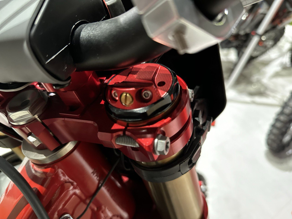 Мотоцикл кроссовый Ajerra JOKER SS K9 NB300 Red 21/18