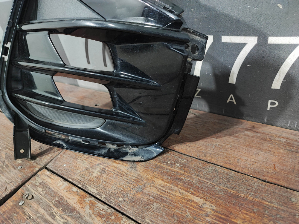 Накладка ПТФ передняя правая Kia K5 20-нв Б/У Оригинал 86542L2310