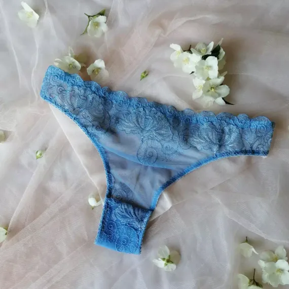 Вышивка на сетке эластичная голубая 23 см