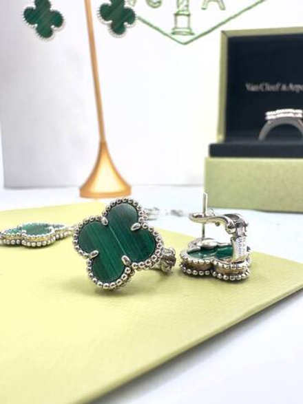 Серьги Van Cleef & Arpels
