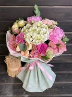Букет в сером крафте