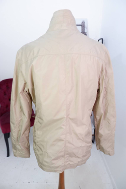 Куртка Punt Roma тонкая, визуально 50 размер