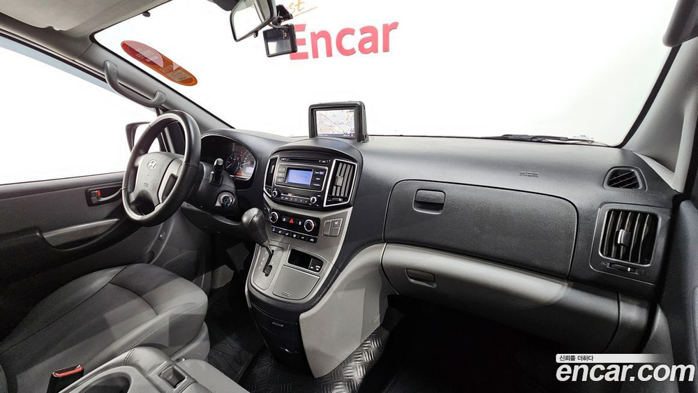 Hyundai The New Grand Starex Van 3-х местный (10.2020)