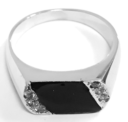 Ювелирное мужское кольцо из серебра 925 пробы,вставка оникс,фианиты,размер 18.5