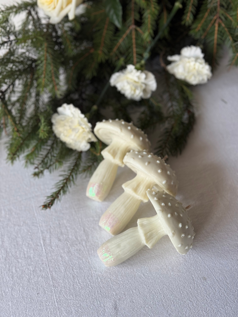 Свеча "Заснеженный мухомор"