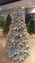 заснеженная елка "Барокко"