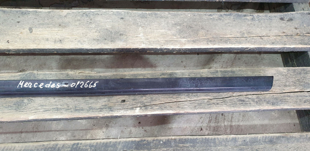 Молдинг двери задней левой Mercedes C (W205) 14-23 Б/У Оригинал A2057303501