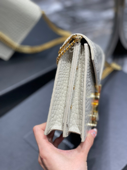 Saint Laurent Cassandra Medium 22 cm