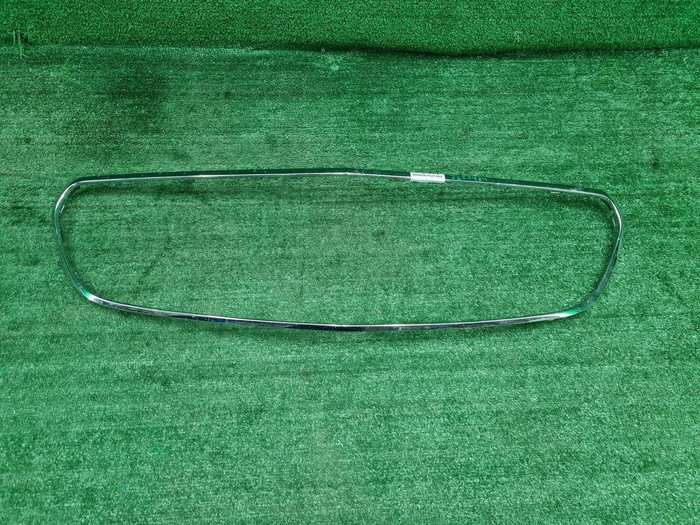 Молдинг решетки радиатора Mercedes E W213 (16-21)